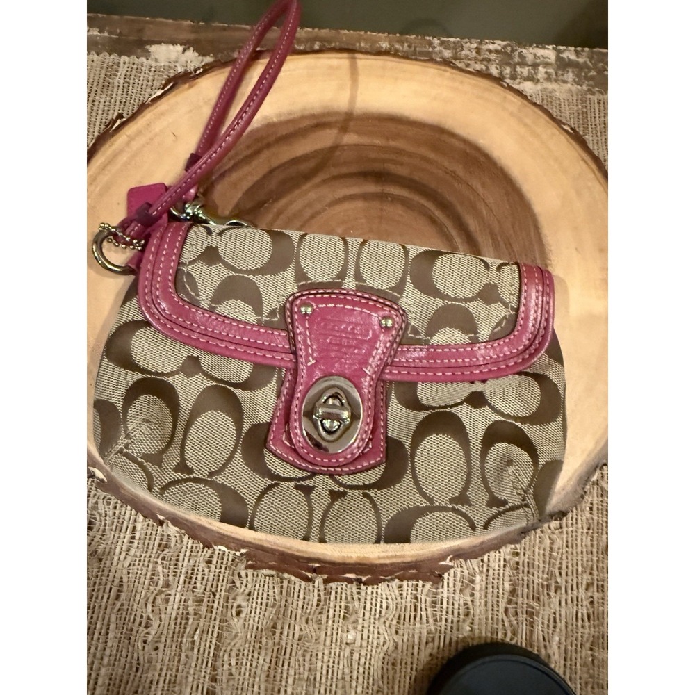 Coach Vintage Soho Tan Canvas Logo Turnlock Wristlet Rare Pink Leather Trim